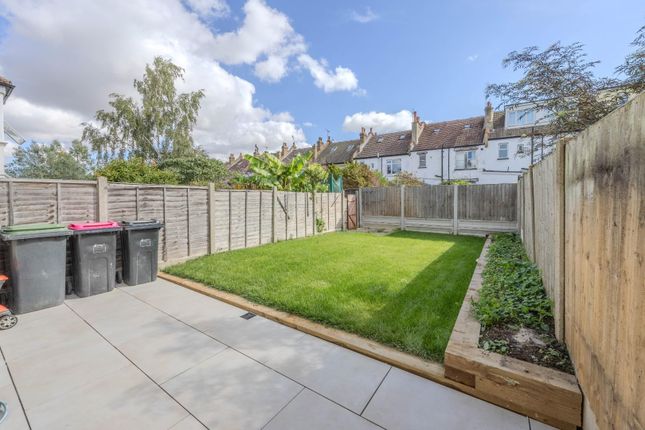 74, Oakleigh Park Drive, Leigh-On-Sea photo 4