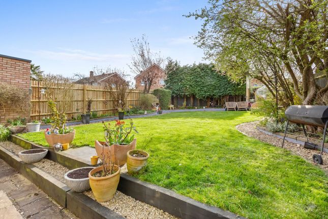 12, Dovecote, BUCKINGHAMSHIRE photo 4