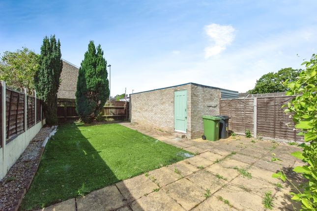 8, St. Martins Way, Thetford photo 2