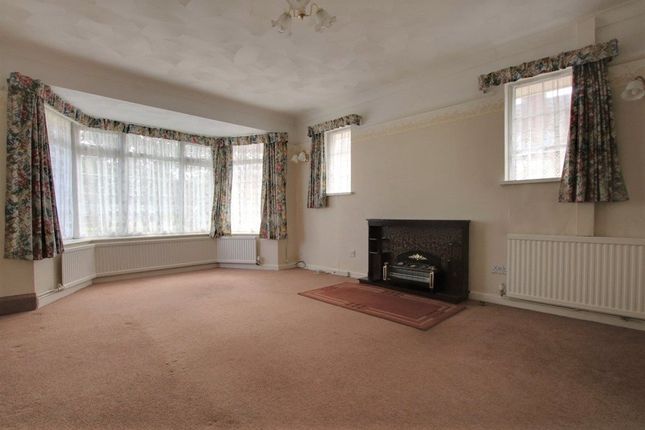 2 Bed Bungalow For Sale In Goring Way Ferring Worthing Bn12 Zoopla