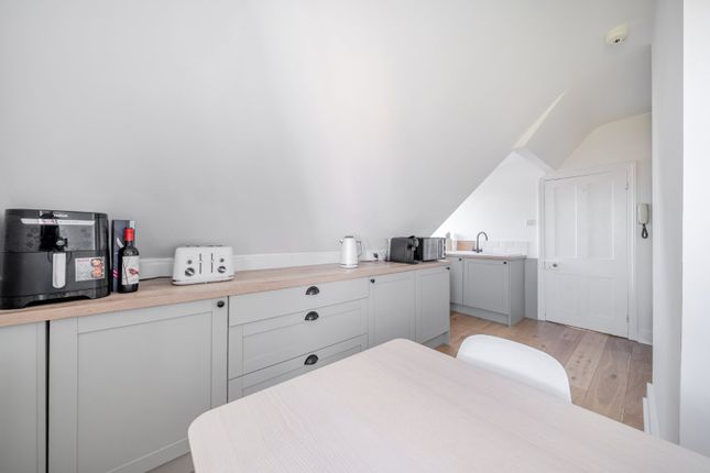 Flat 5, 12, Dartford Road, Kent photo 4