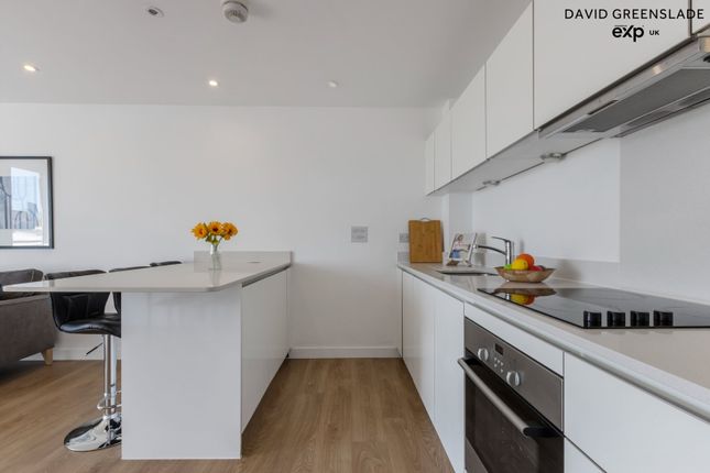 Flat 301 Kara Court, 15 Seven Sea Gardens, London photo 4