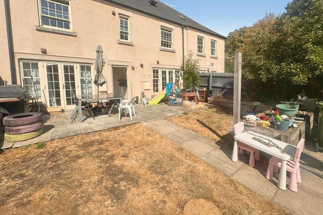 5, King Henry Chase, Peterborough photo 2