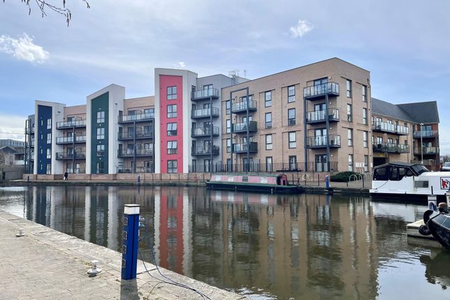 Thumbnail Flat to rent in The Waterfront, Wharf Road, Chelmsford