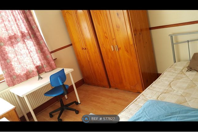 Room To Rent In Solway Road Wood Green London N22 Zoopla