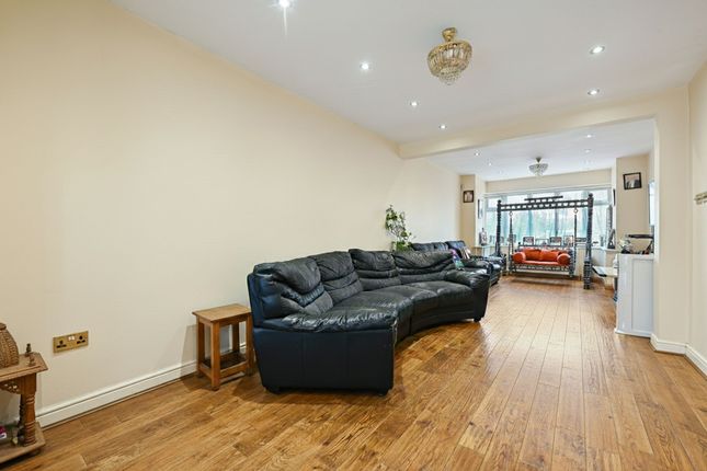 55 Durley Avenue, Pinner photo 3