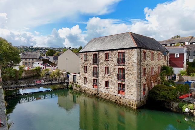 6 Harbour Village, Penryn photo 2