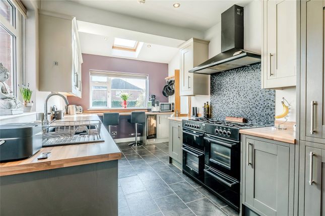 26, Sandhill Crescent, West Yorkshire photo 3