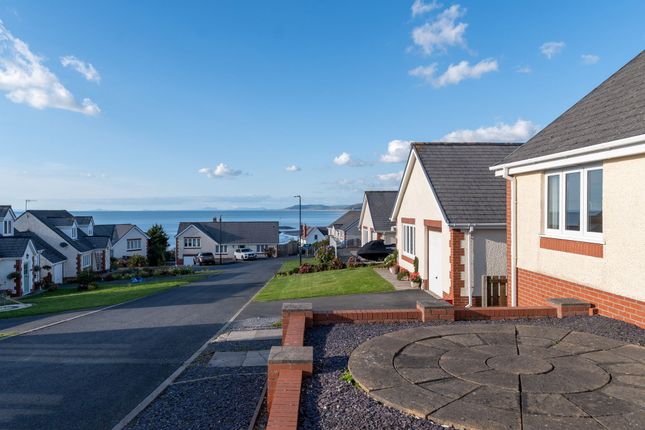 17 Clos Winifred, Borth photo 3
