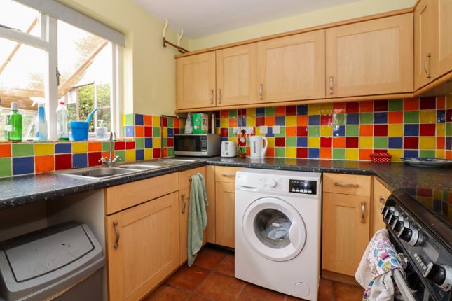 16, Appledown Close, Alresford photo 3