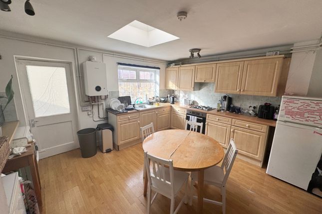 Derwent Road, Ealing photo 2