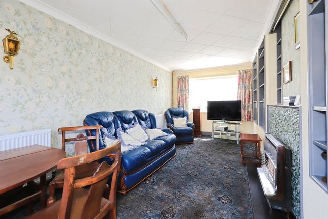 11, Masefield Close, Bilston photo 4