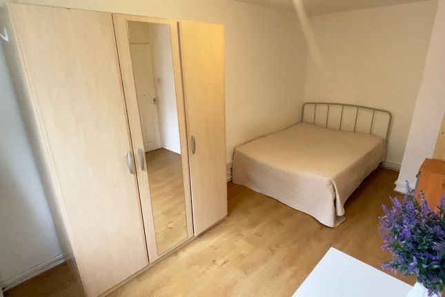 Thumbnail Room to rent in Westbridge Road, London