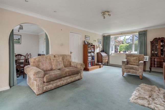 31 Bollin Grove, Macclesfield photo 4