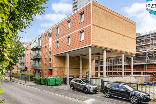 Longitude Apartments, 7 Addiscombe Grove, Croydon photo 2