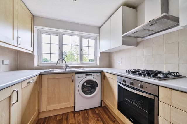 16a, Hadley Road, Barnet photo 4