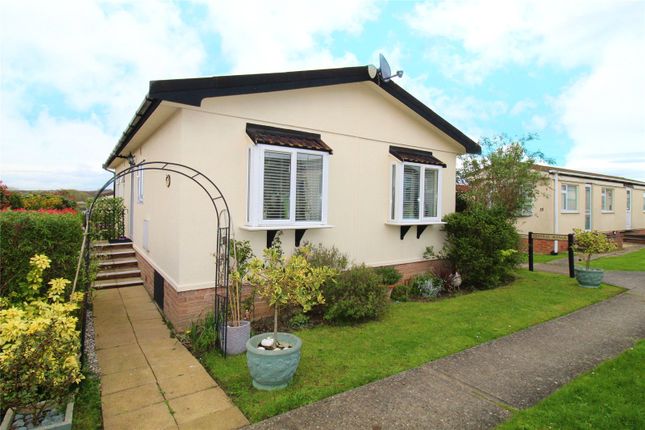 Thumbnail Mobile/park home for sale in Central Avenue, Tower Park, Hullbridge, Essex