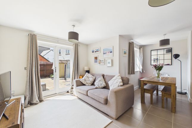 4 Camellia Way, Whiteley, Fareham photo 2