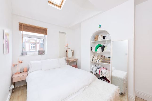 Flat to rent in Lisburne Road, South End Green