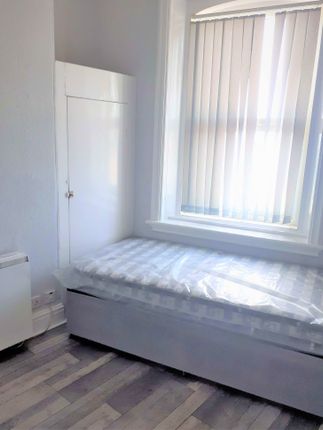 Flat 5, 21, Marine Parade, Saltburn-By-The-Sea photo 4