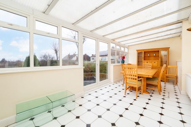 8, Croft Road, Surrey photo 4