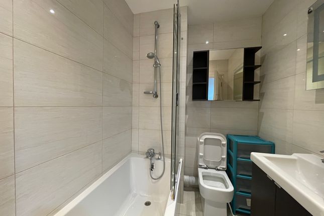 Thumbnail Flat to rent in Old Brompton Road, Earls Court, London