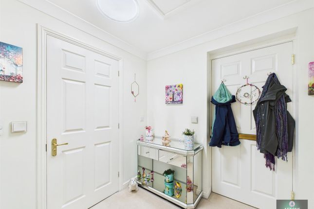 53, Millfield Court, Ifield photo 4