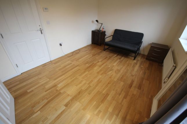 23 Churchill Road, Uxbridge photo 3