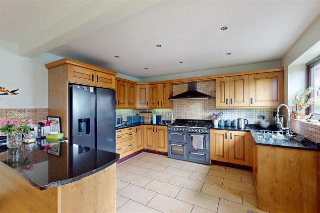 6, Gayle Close, Bradford photo 4