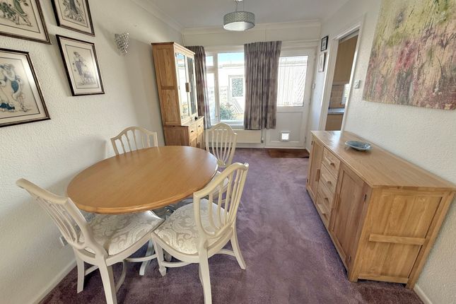 19, Eastergate Green, Rustington photo 4