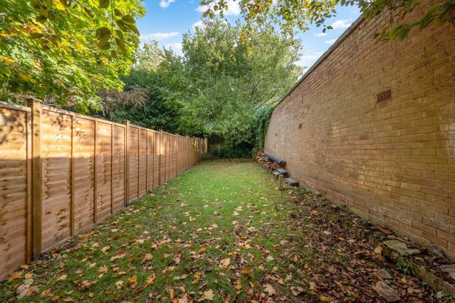 33a Worple Road, Epsom photo 3