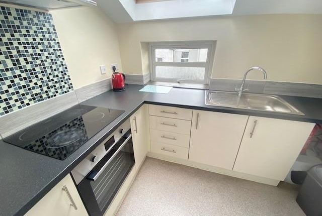 42A Regent Kitchen.Jpg