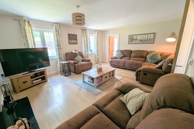 3, Maes Y Cribarth, Abercrave photo 2