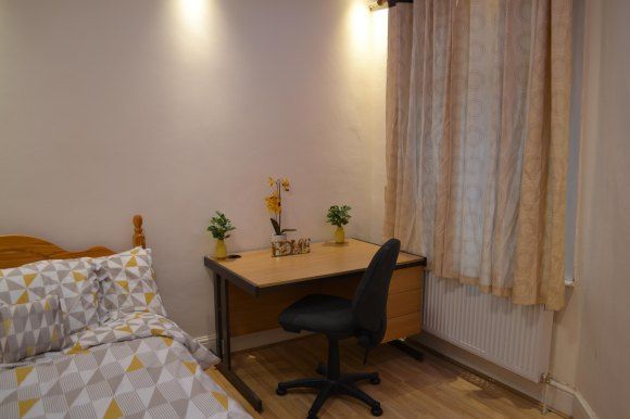 Bedroom Photo 4
