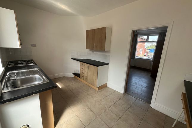 25, Doncaster photo 5