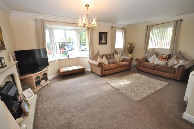 Hoddesdon Crescent, Dunscroft photo 4