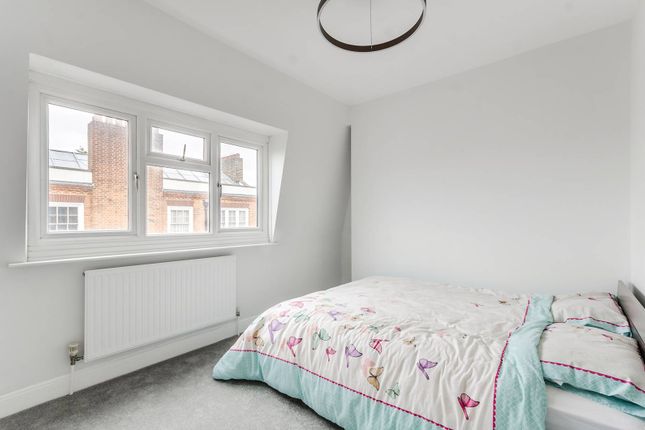 3-bed flat on Lisson Street, Lisson Grove, £525,000