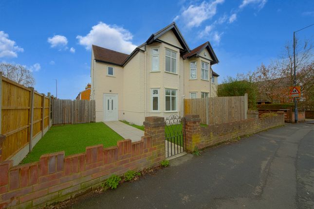Thumbnail Semi-detached house to rent in Courthouse Road, Maidenhead