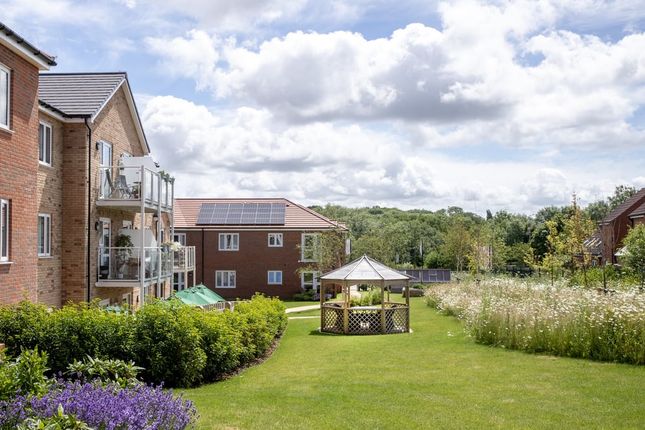 Thumbnail Flat to rent in Barnsdale Drive, Westcroft, Milton Keynes