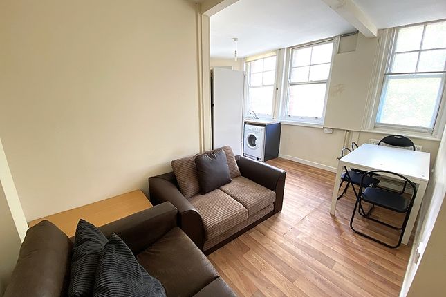 Thumbnail Flat to rent in Aylward Street, Portsmouth