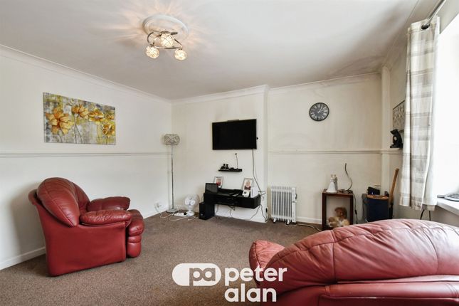 11, Park View, MOUNTAIN ASH photo 4