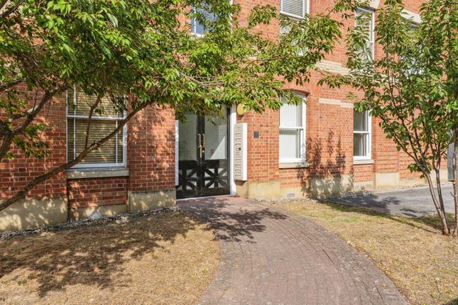 Flat 1,, St. Michaels Court, Croydon photo 2