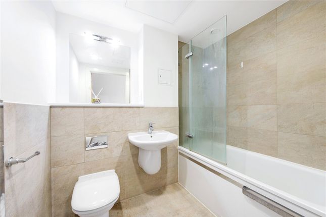 Flat for sale in Streamlight Tower, 9 Province Square