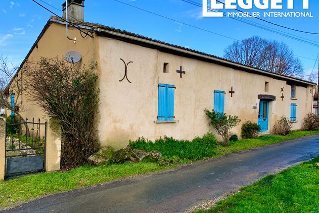 Villa for sale in Saint-Sorlin-De-Conac, Charente-Maritime, Nouvelle-Aquitaine