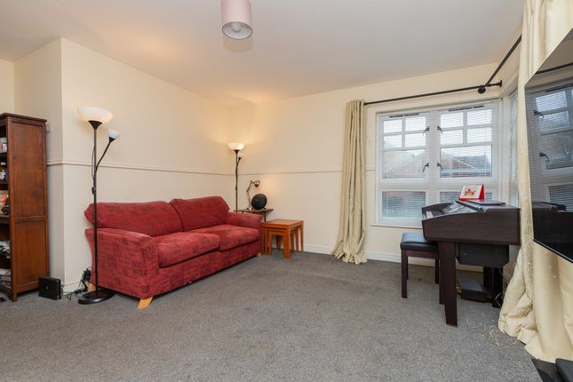 69, Croftcroighn Road, Glasgow photo 3