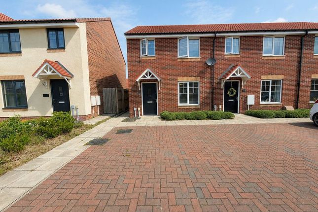 2, Skylark Grove, Ryton photo 2