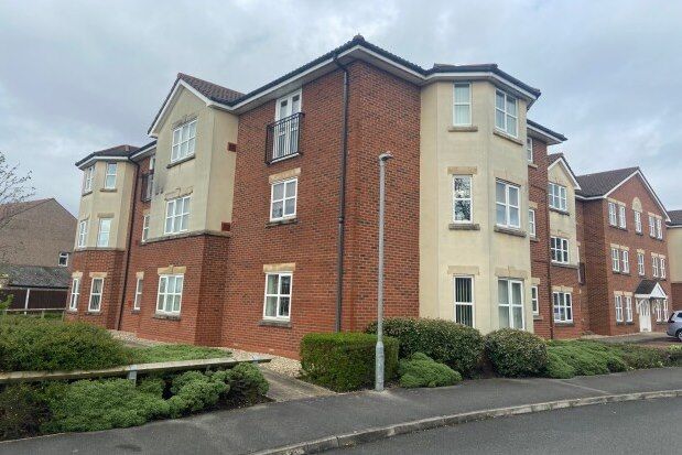 Flat to rent in Ladybower Close, Wirral
