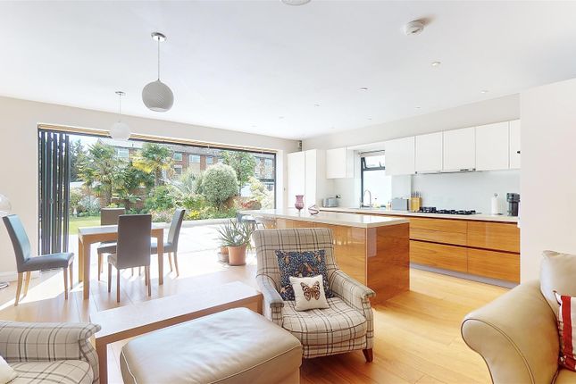 647, Great West Road, Isleworth photo 4