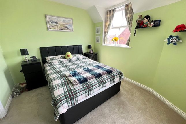 11, Althorpe Close, Northamptonshire photo 4