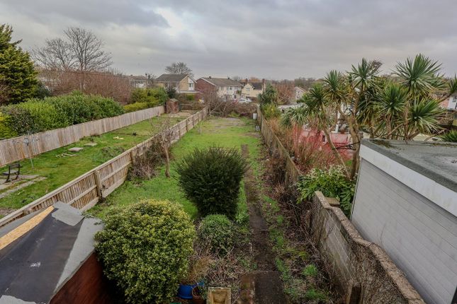 11, St Davids Avenue, Llantwit Major photo 2